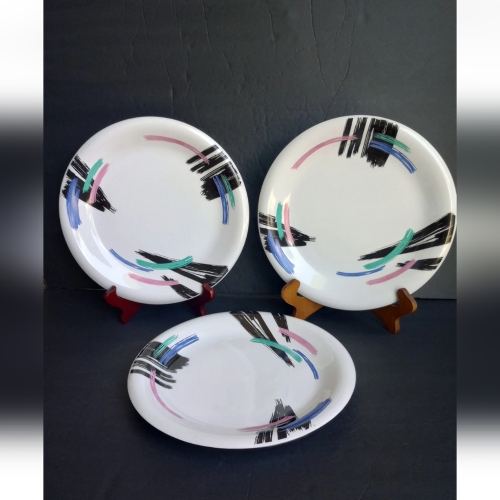 3 Design Concepts By Newcor 10.5" Dinner Plate - 1992 Liza Pattern 6157 "Read"